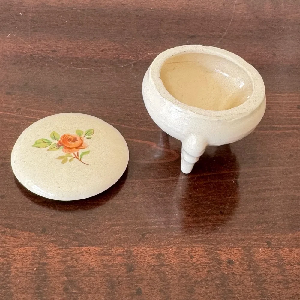 Vintage Mini Ceramic Trinket Box with Rose Design – Footed Keepsake Dish